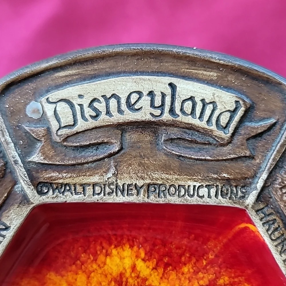 WALT DISNEY PRODUCTIONS Disneyland Souvenir plate from the 70s - Picture 4 of 7